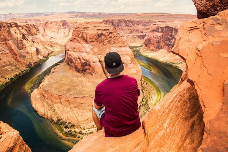 The Art of Adventure: Exploring the World Without Breaking the Bank